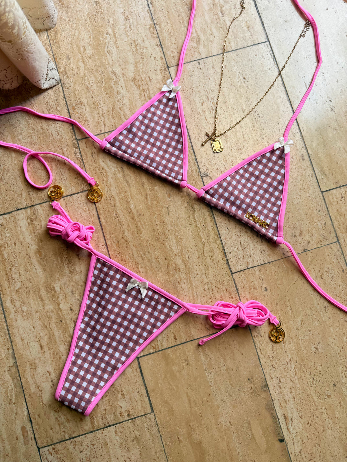 Tiny Top Cuadros Cafes y tiras Gummy