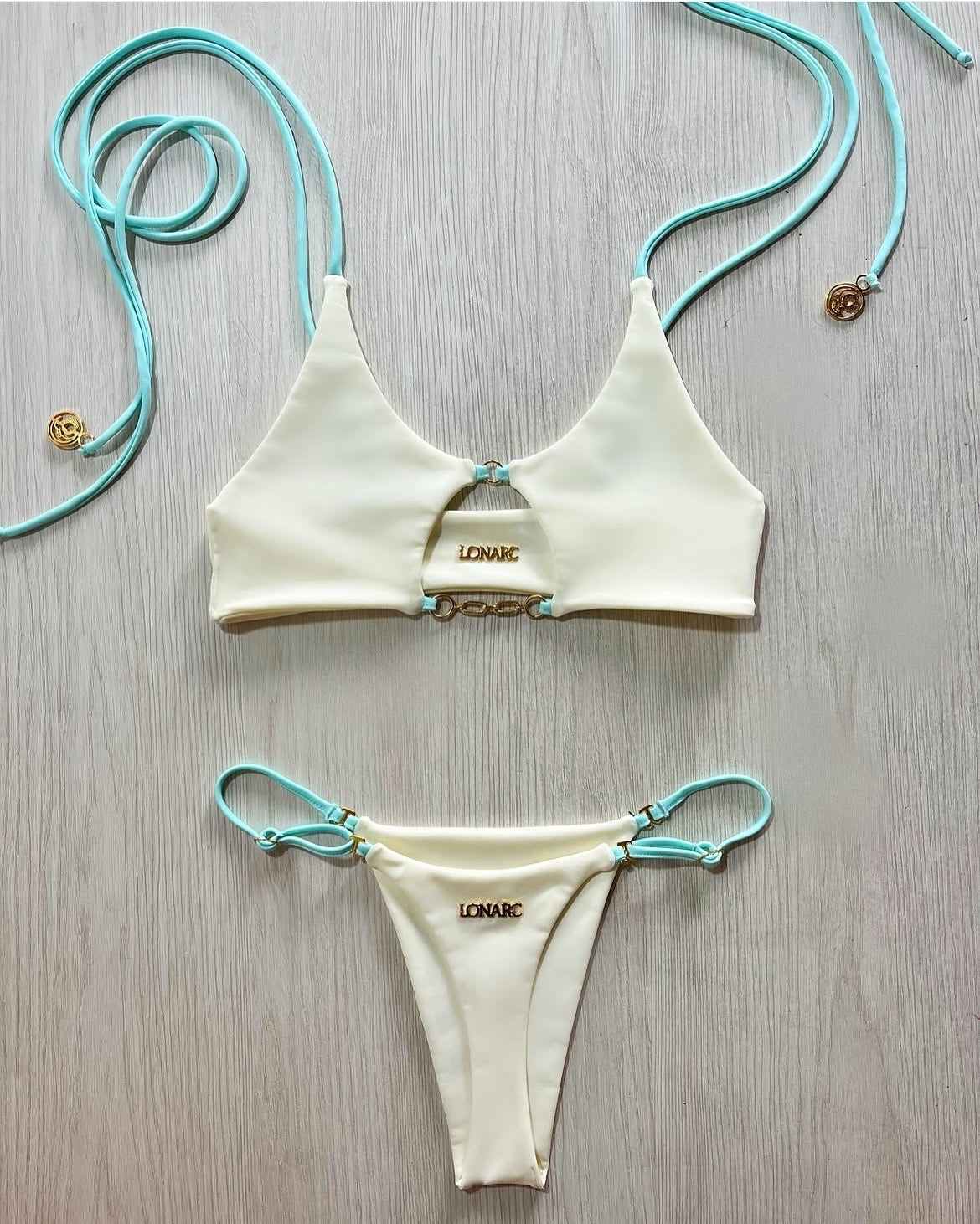 Ambar Top Blanco Crema y Tiras Azul Menta