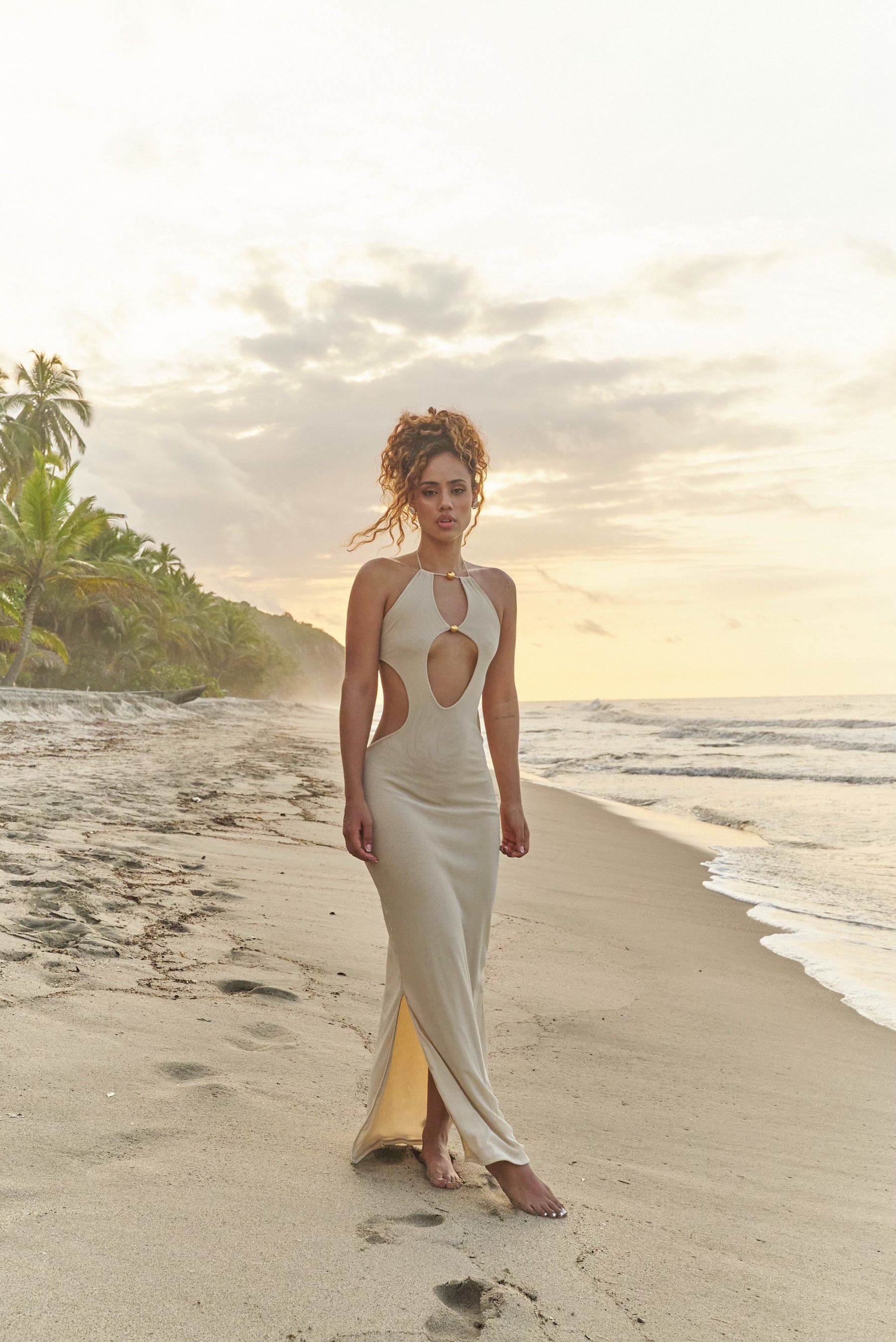 Bruma Maxi Dress Nude con brillos