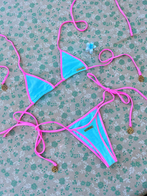 Tiny Bottom Azul menta y tiras Gummy